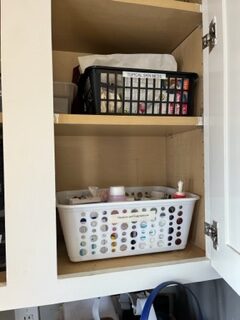 HOW TO ORGANIZE YOUR MEDICINE CABINET