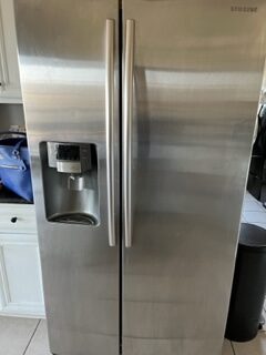 Decluttering Visual Clutter - declutter help ,clean clutter, declutter closet, declutter countertops, declutter fridge, decluttering inspiration, clutter control, declutter home, getting rid of clutter