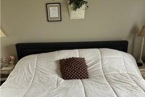 10 Easy Cleaning Hacks for Your Bedroom